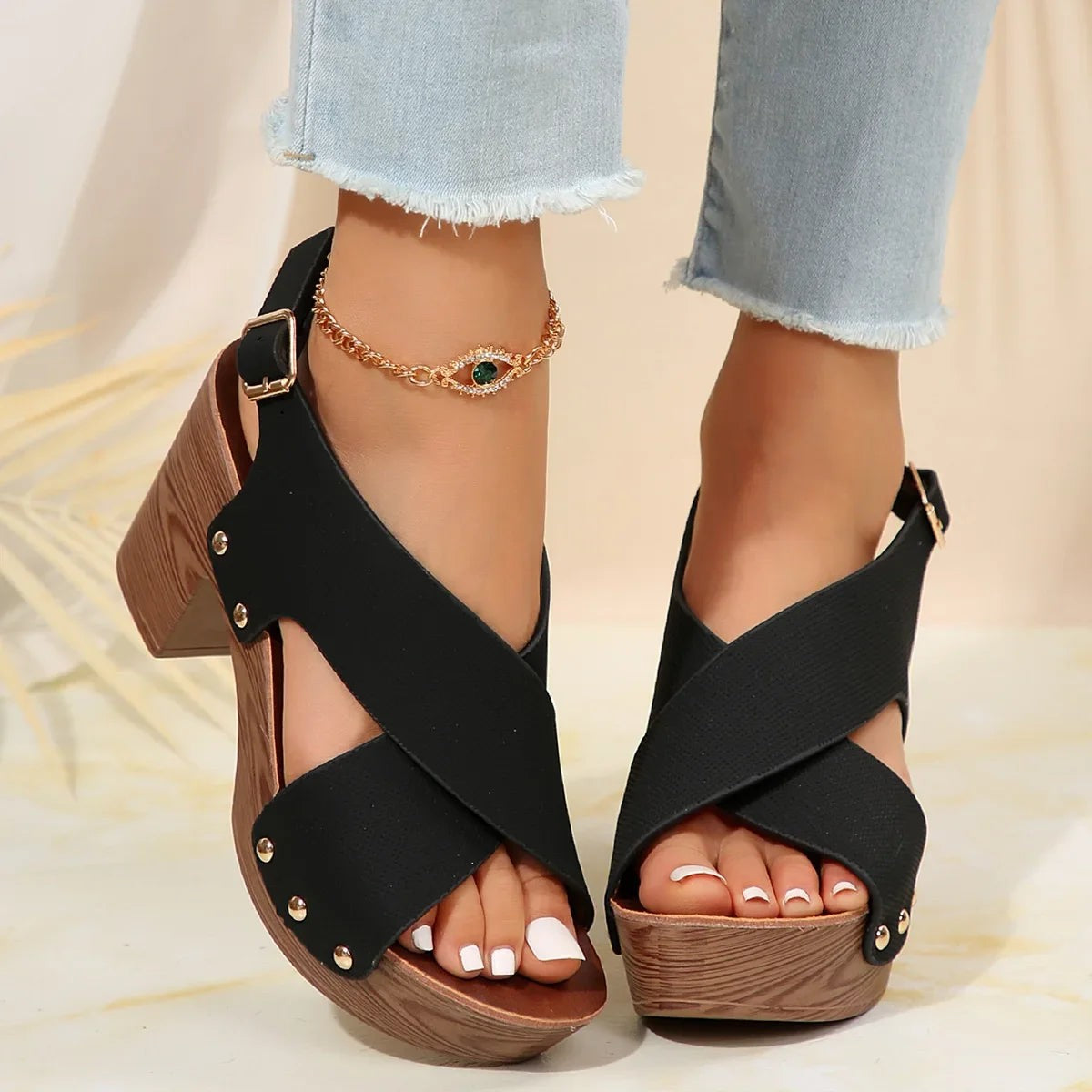 Nova chunky strappy platform sandals - detail