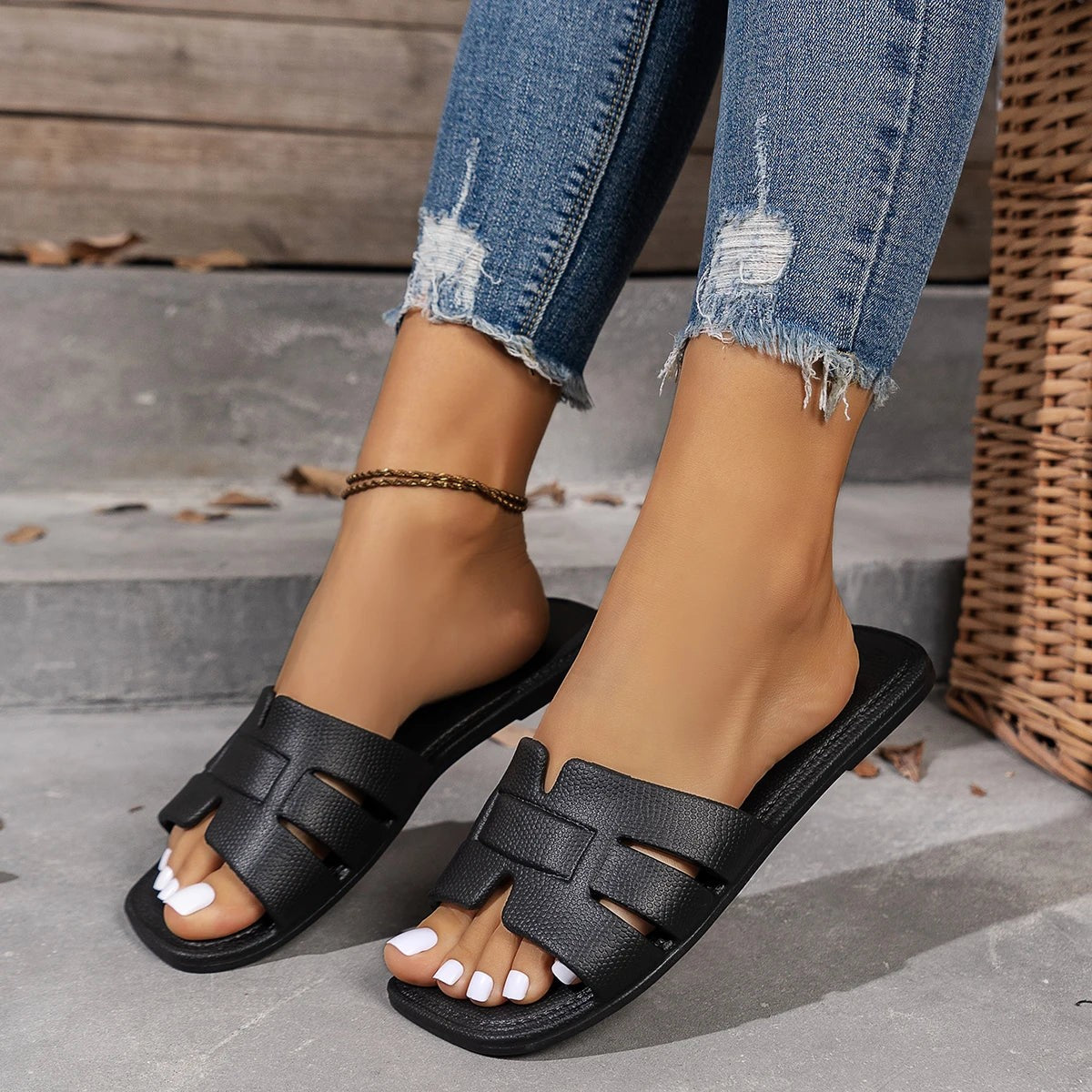 Nola flat leather slip on sandals - Black
