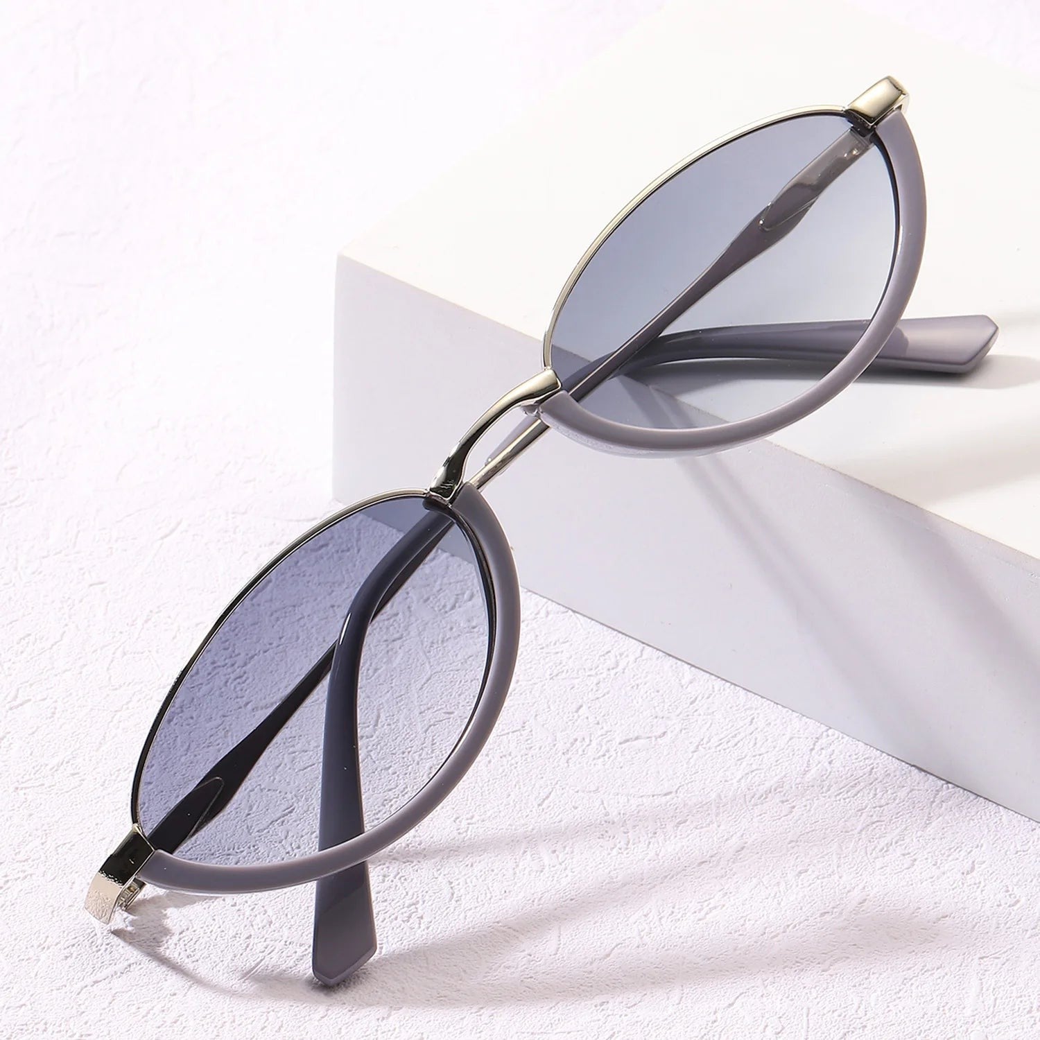 Zoe Cat Eye Sunglasses - detail