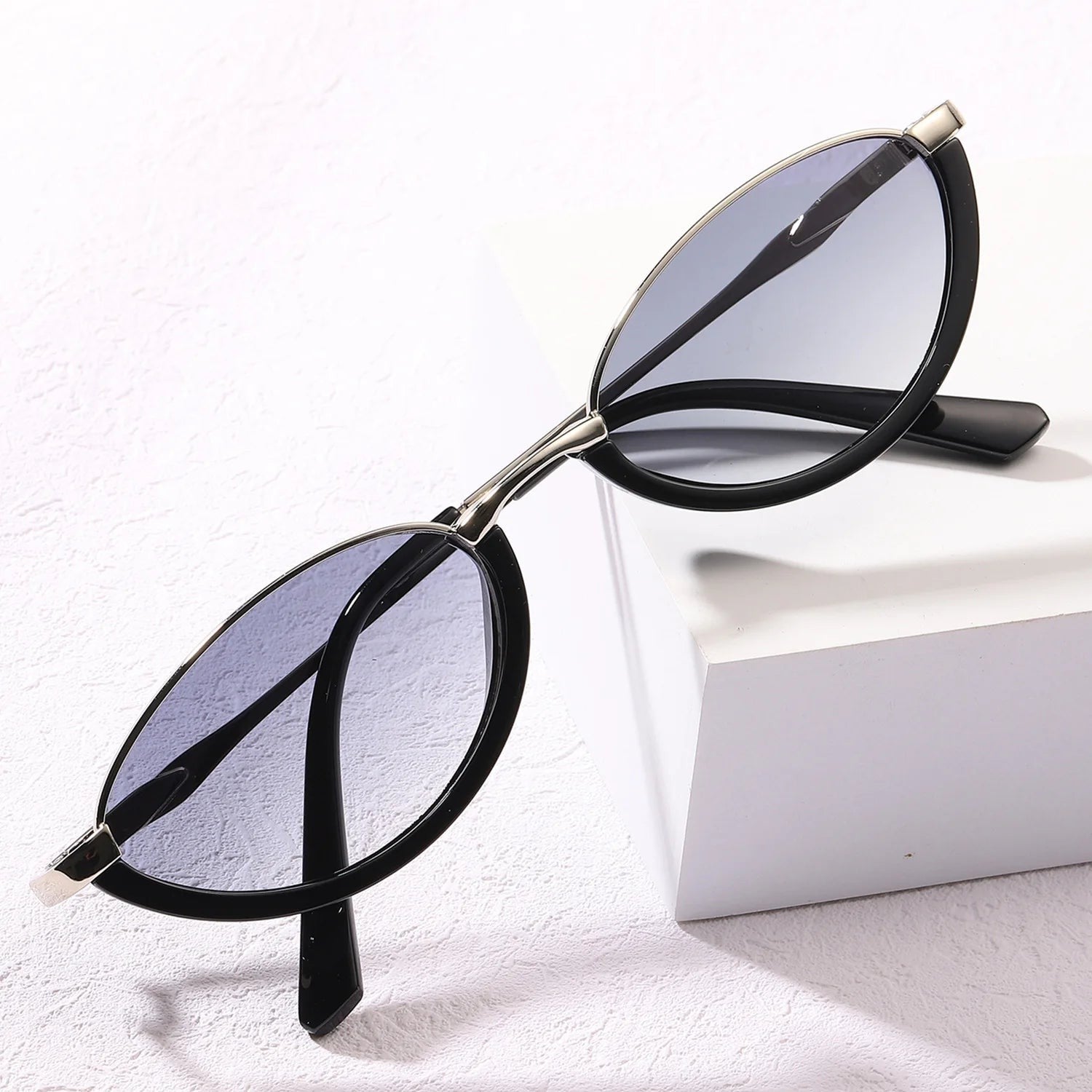 Zoe Cat Eye Sunglasses - detail